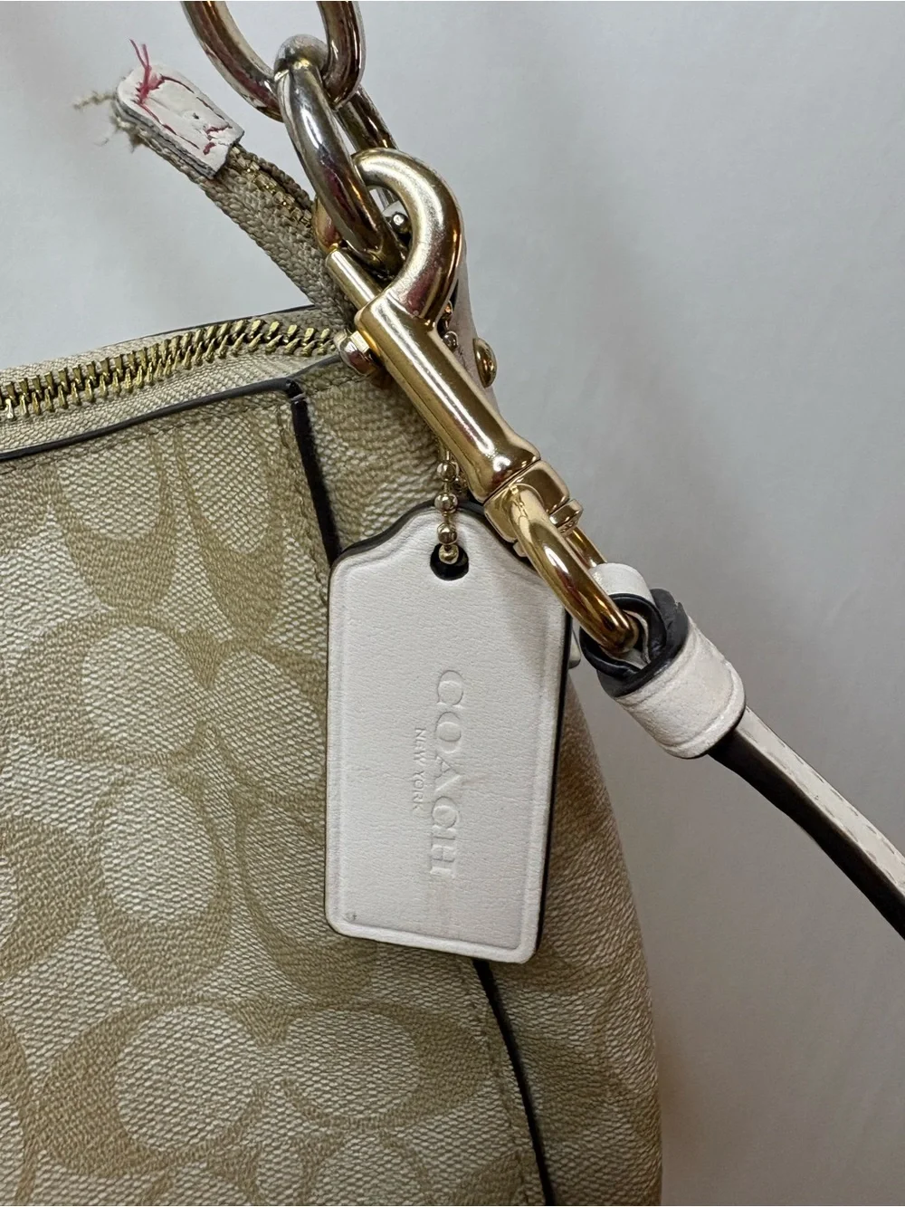 Coach Beige Signature Canvas Shoulder Bag with White Trim and Matching Wallet - Picture 4 of 16